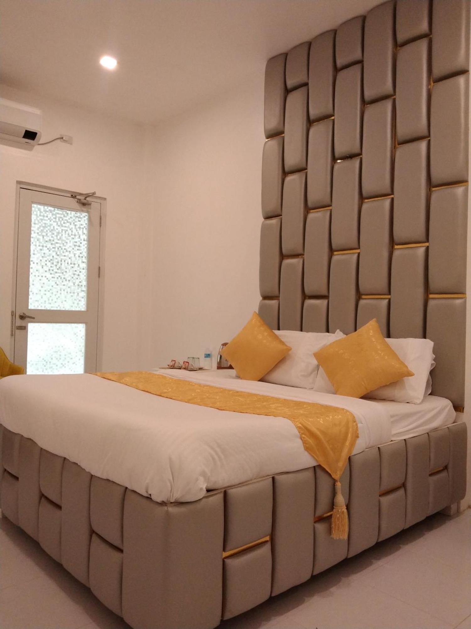 Siquijor Island Castle Resort Lazi Экстерьер фото